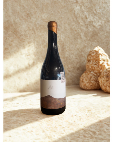 Botella de Auta 2025, vino blanco de Malvasía Volcánica fermentado en barrica elaborado en Lanzarote.