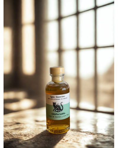 Chupacabra Licor de Hierbas con Aloe Vera 100 ml | Agua Guanches | Winelanz